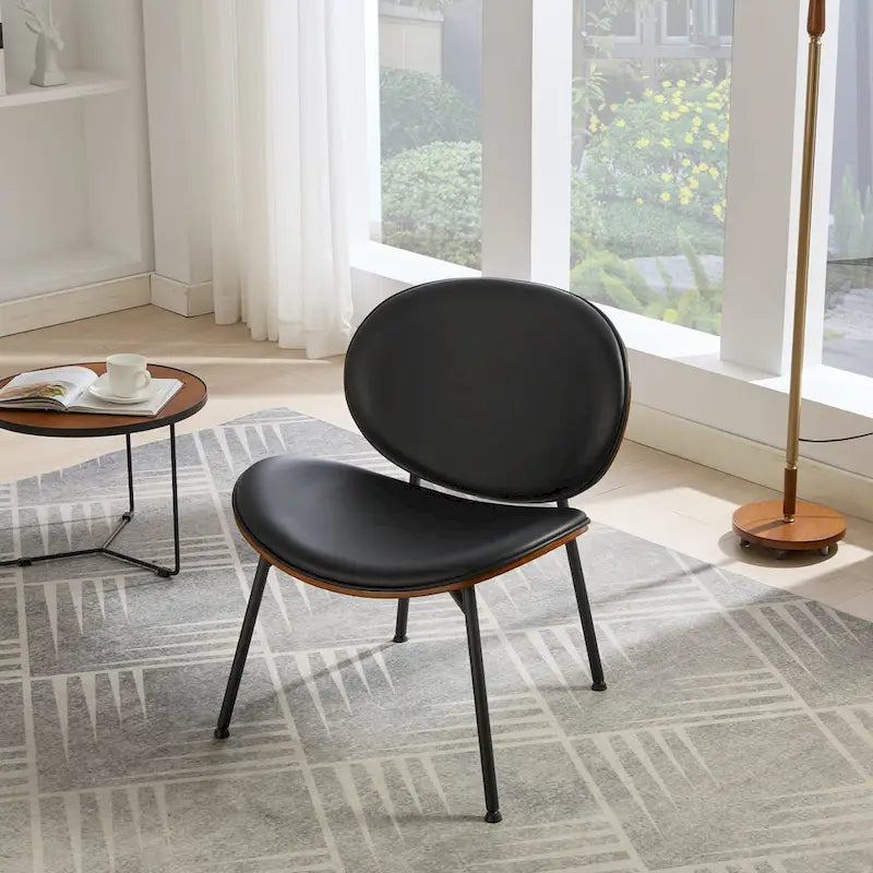 Poltrona decorativa in pelle PU con struttura in legno, nera
