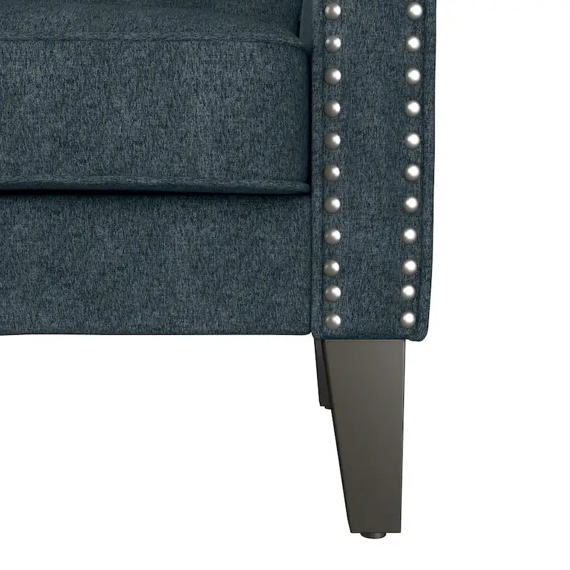 Sessel mit gerollten Armlehnen
