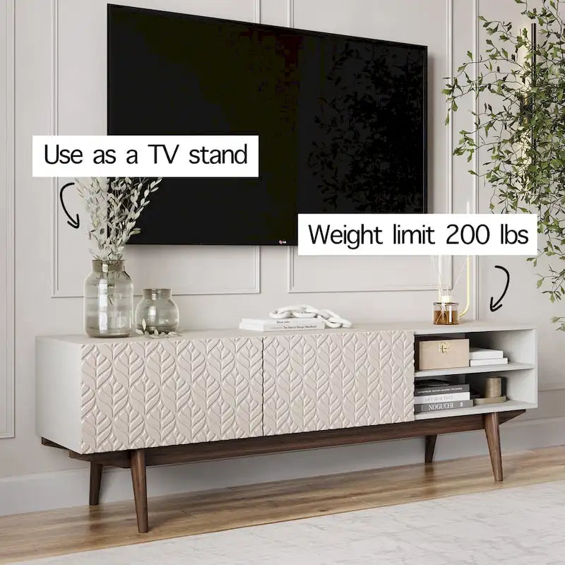 TV-Ständer mit Holzbeinen im modernen skandinavischen Mid-Century-Design