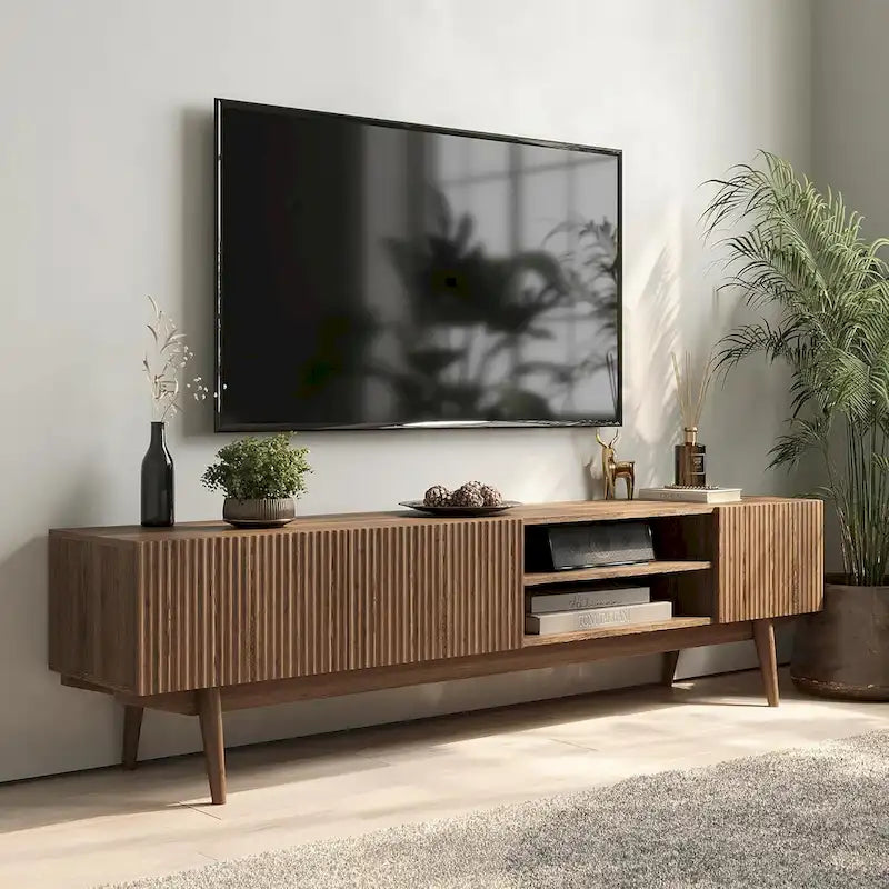TV-Ständer mit Holzbeinen im modernen skandinavischen Mid-Century-Design