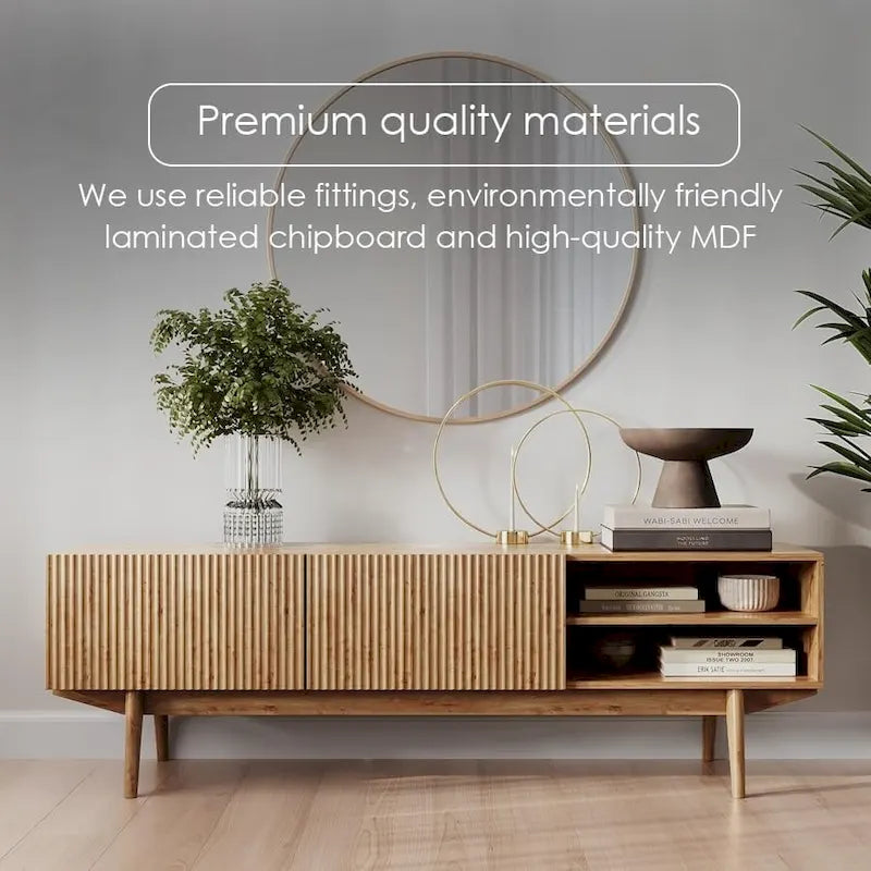 TV-Ständer mit Holzbeinen im modernen skandinavischen Mid-Century-Design