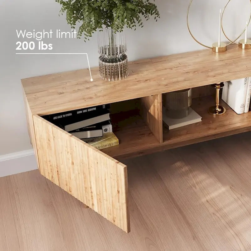 TV-Ständer mit Holzbeinen im modernen skandinavischen Mid-Century-Design