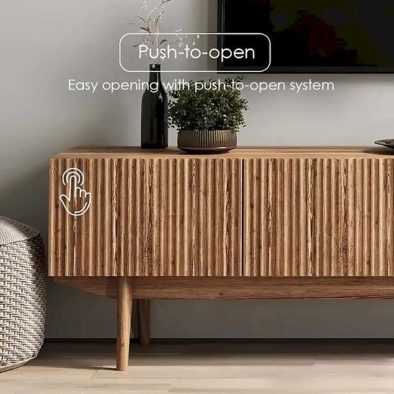 TV-Ständer mit Holzbeinen im modernen skandinavischen Mid-Century-Design