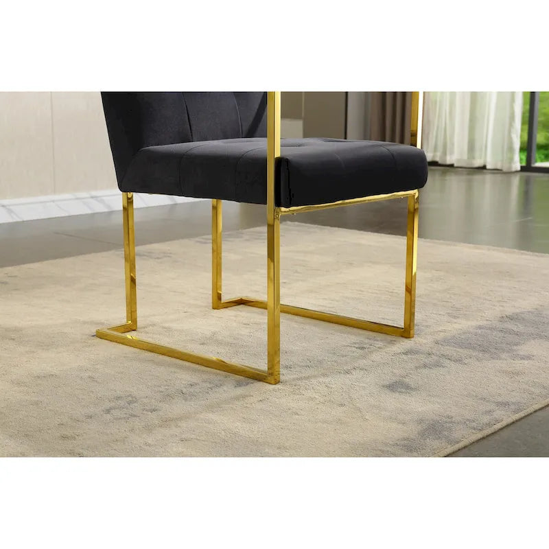 Moderner Samt-Esszimmerstuhl mit Armlehnen, Steppdesign und Edelstahlgestell mit Gold-Finish